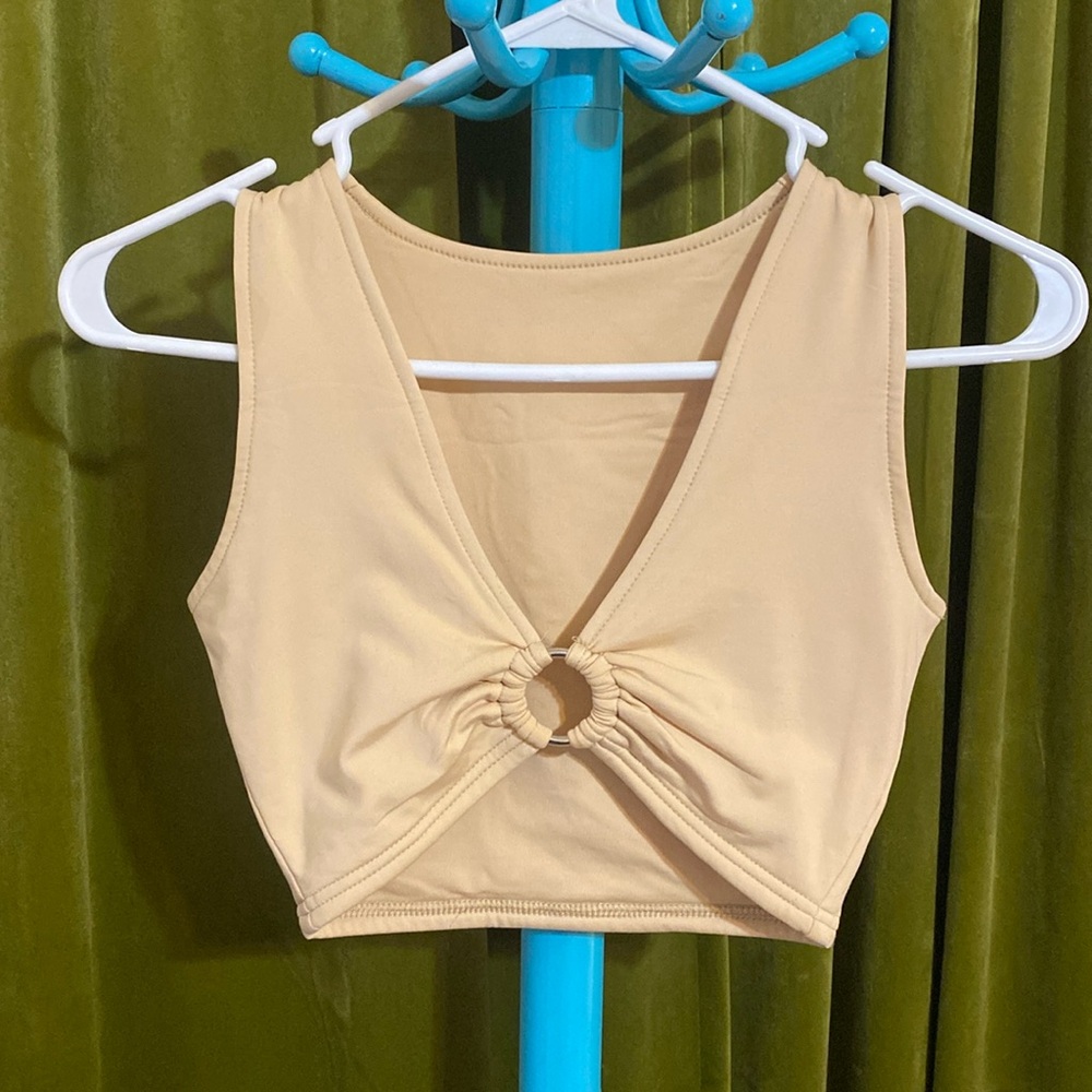 Tan tank with silver hoop